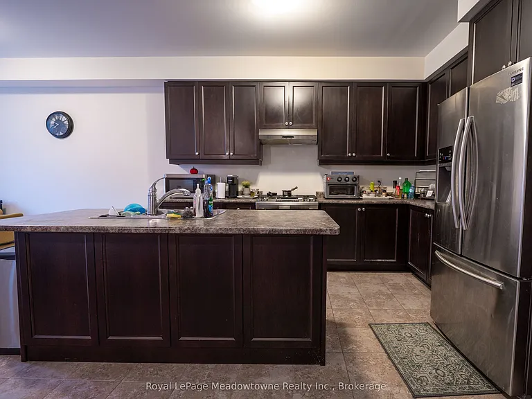 1528 Chretien St — Photo 14