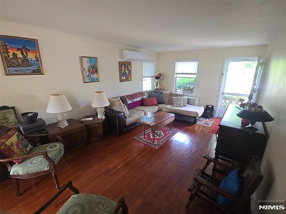 3rd image of 152 Boyden Ave #A