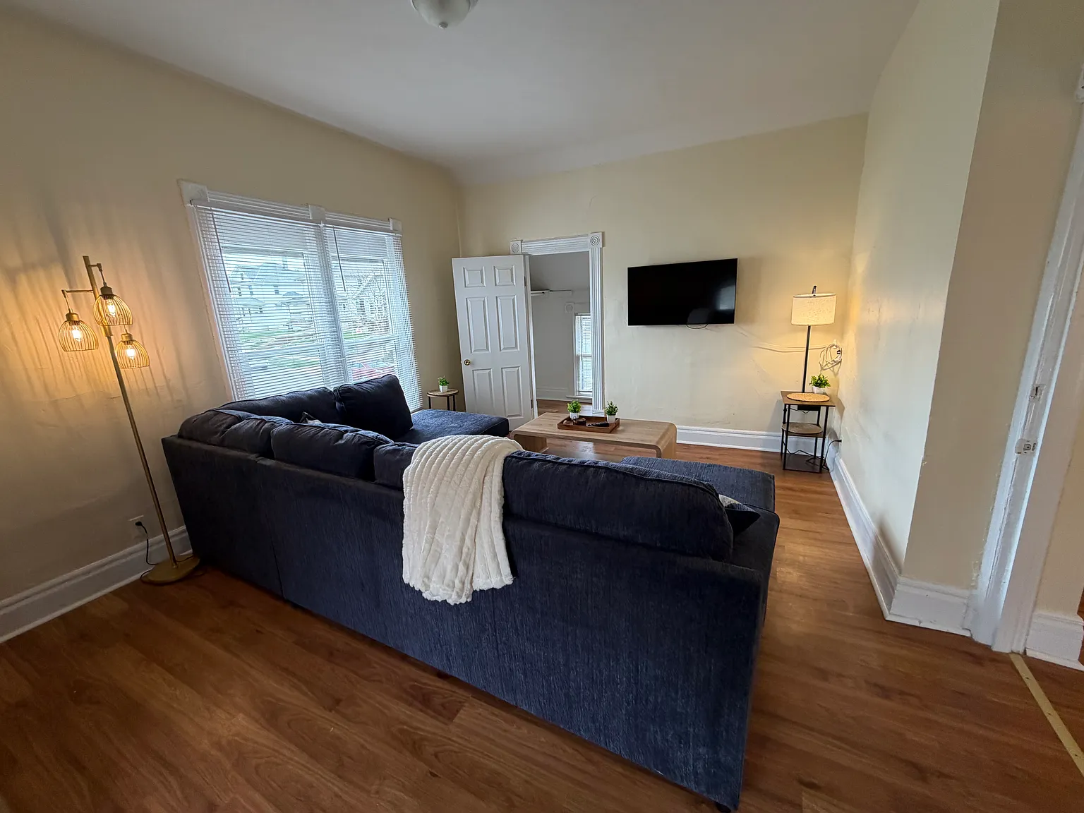 1 bed, 660 sqft, $1,300 — Photo 2