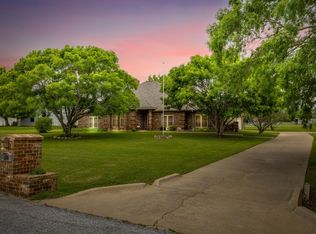 6100 Autumn Breeze Cir, Fort Worth, TX 76140