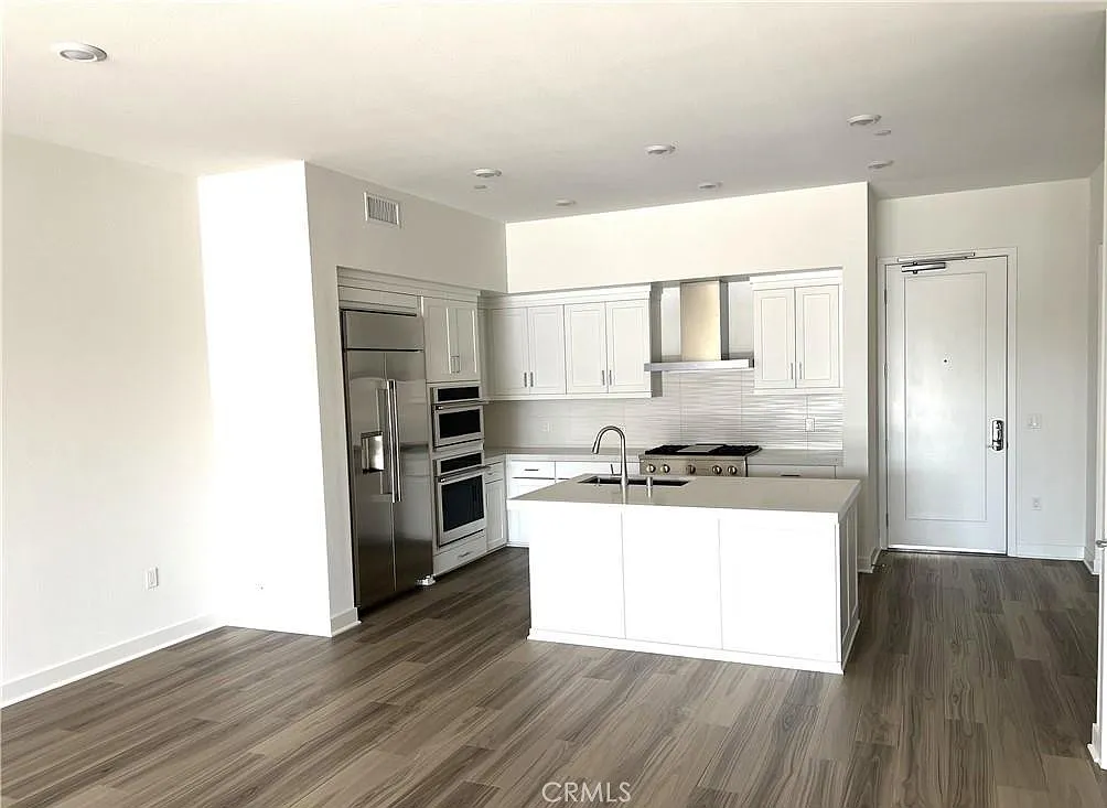 2409 Rivington — Photo 2