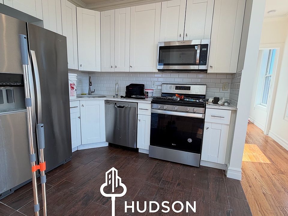 1st image of 373 Danforth Ave #402