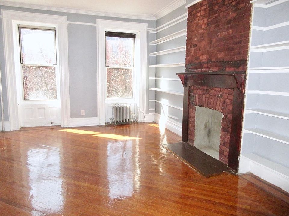 1st image of 17 Cambridge Pl #2