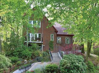 85 Lancaster Ter, Brookline, MA 02446