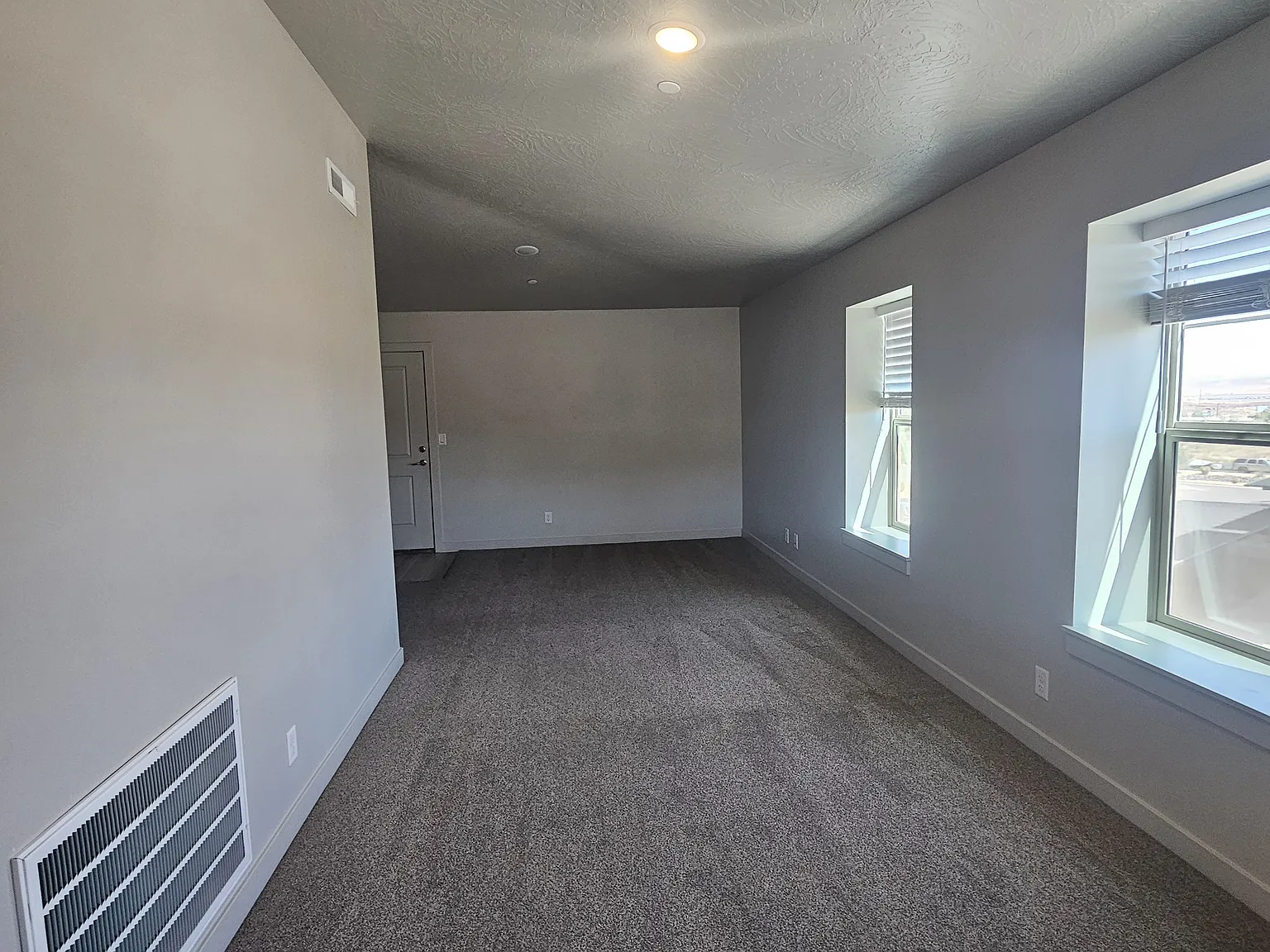 2 bed, 903 sqft, $1,595 — Photo 4