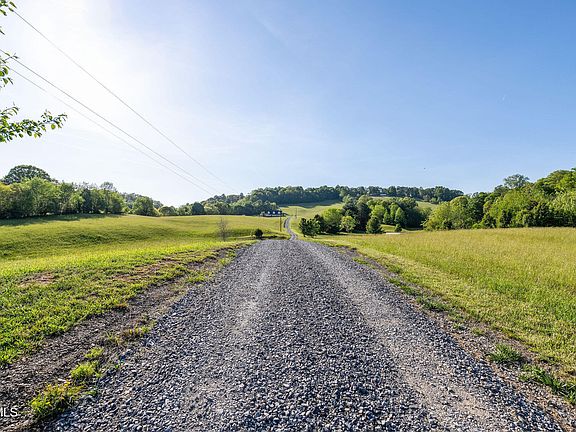 14th image of 2188 Highway 75