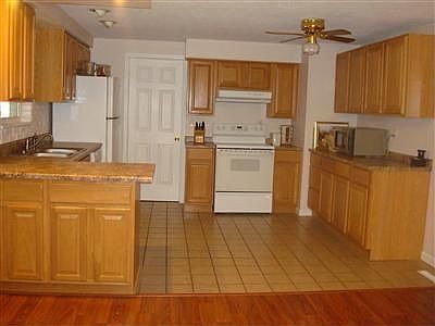 3rd image of 6141 Sandbury Dr