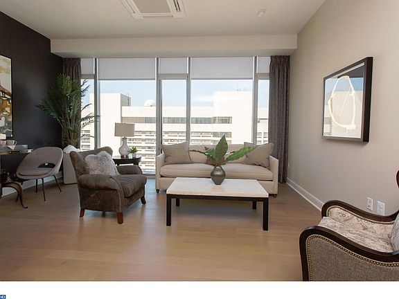 5th image of 202 N 16th St #1823