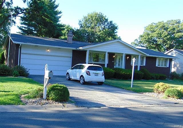1st image of 124 Summit Hill Dr