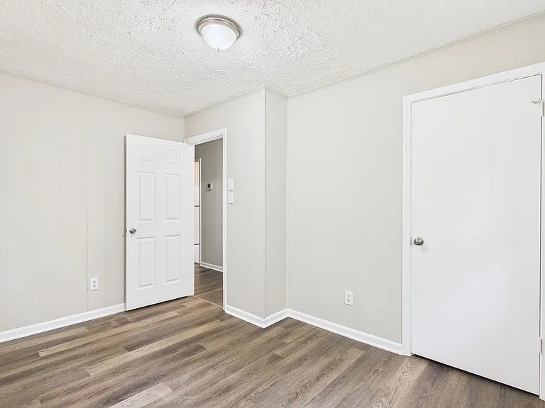 838 S Jones St #B — Photo 12