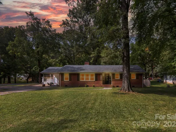 5301 Princess St, Charlotte, NC 28269