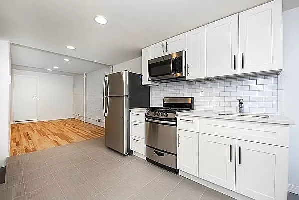 Rented by Camelot Realty Group | media 8