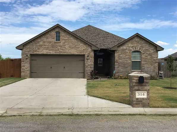 314 Marilyn Glover Dr, Elgin, OK 73538