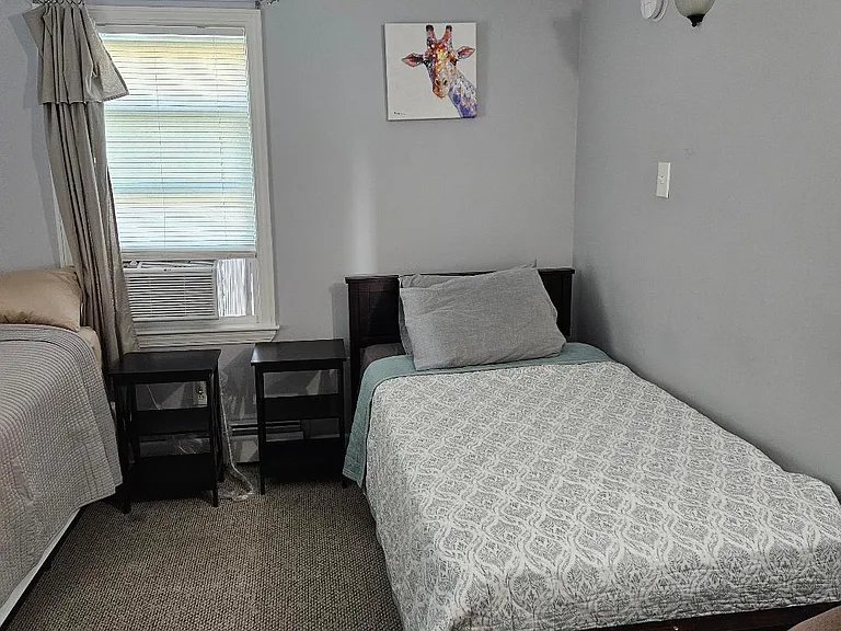 Full size bed