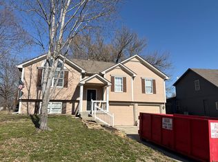 3625 NW Anchor Ct, Blue Springs, MO 64015