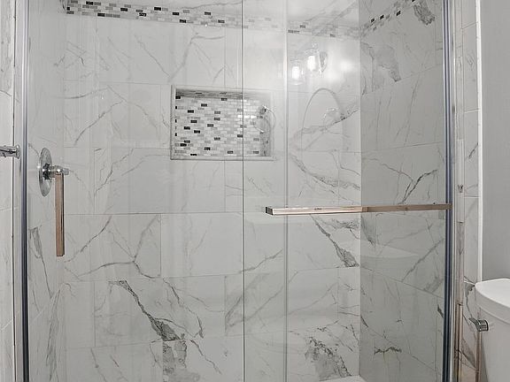 Tiled Shower w/Barn Doors