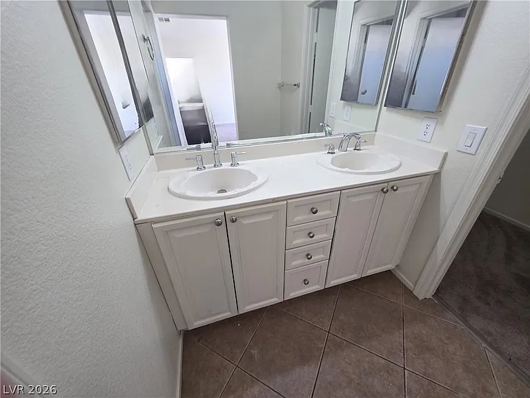3665 Remington Grove Ave — Photo 16