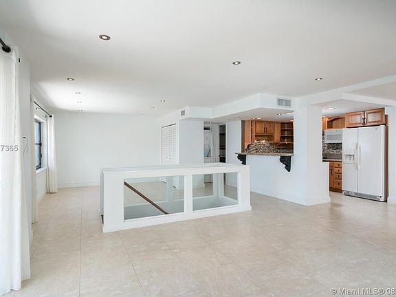 3rd image of 5415 Collins Ave #6055