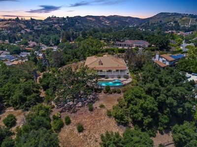 976 Ranch House Rd, Thousand Oaks, CA, 91361