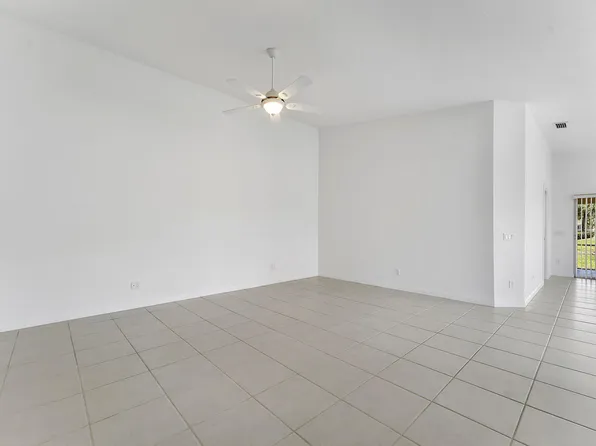 7720 Pine Island Way, West Palm Beach, FL 33411
