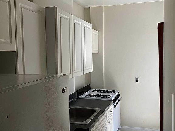 2nd image of 57 Cooper St APT 2A