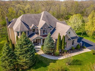 3258 Oak Knoll Rd, Carpentersville, IL 60110