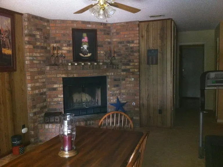 2214 Angus St — Photo 2