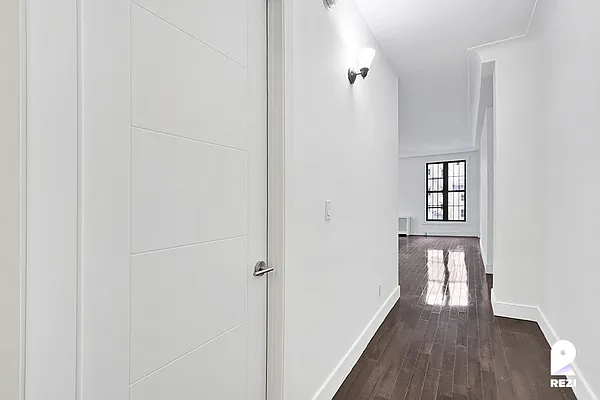 Rented by REZI | media 17