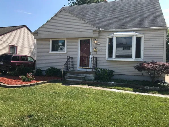 23334 Deziel St, Saint Clair Shores, MI 48082