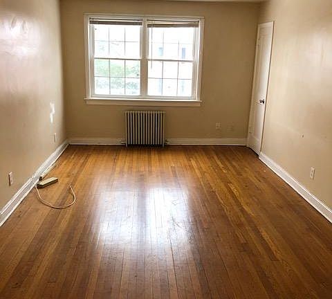 3rd image of 3300 W Grace St APT 3