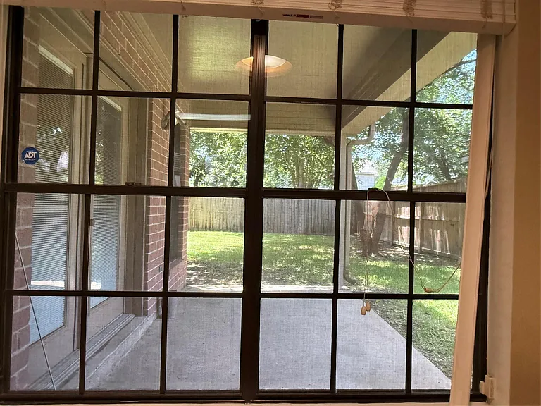 1026 Saint John Dr — Photo 11