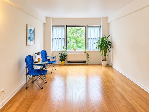 240 E 46th St APT 6G, New York, NY 10017