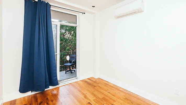 Rented by Nooklyn NYC LLC | media 19