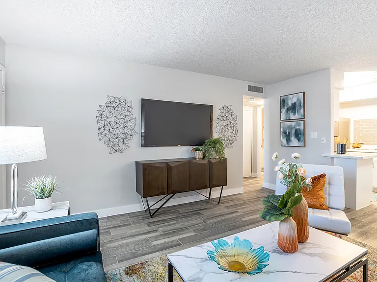 The Mod Apartments — Photo 7