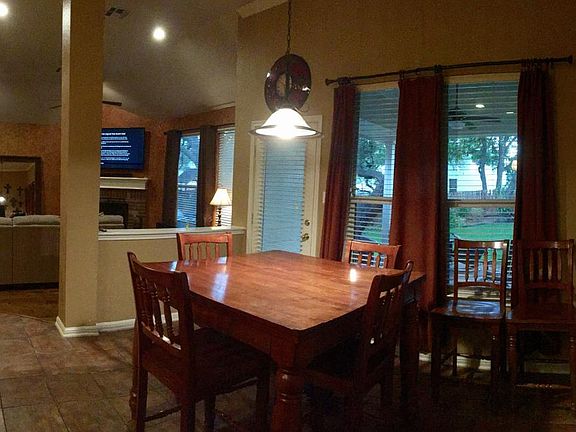 Informal Breakfast/Dining Area