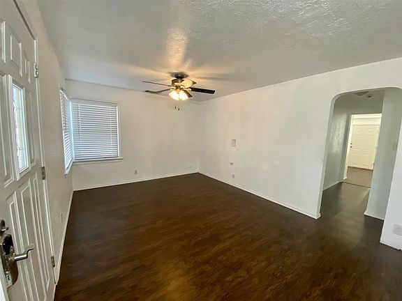 2nd image of 203 Elmdale St