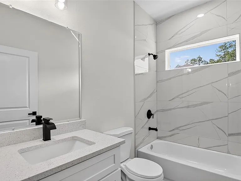 1933 W Oliver Dr — Photo 13