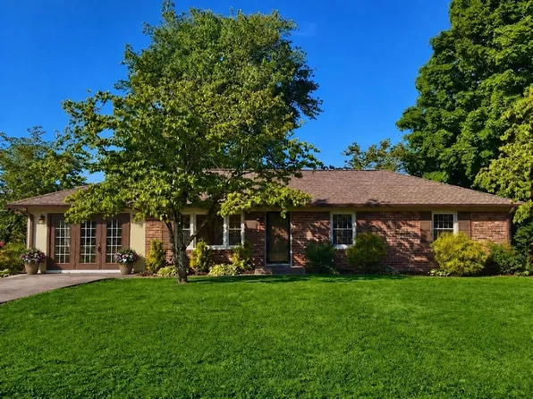 805 Fairlane Cir, Smithville, TN 37166