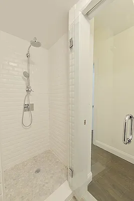 Rented by Compass | media 9