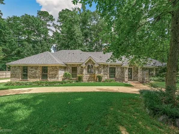 2006 Woodlake Dr, Benton, LA 71006