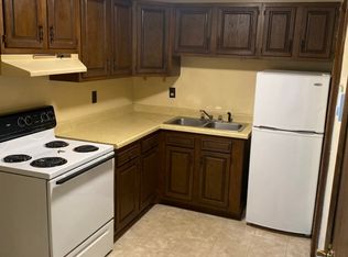 325 Main St #8, Winthrop, ME 04364