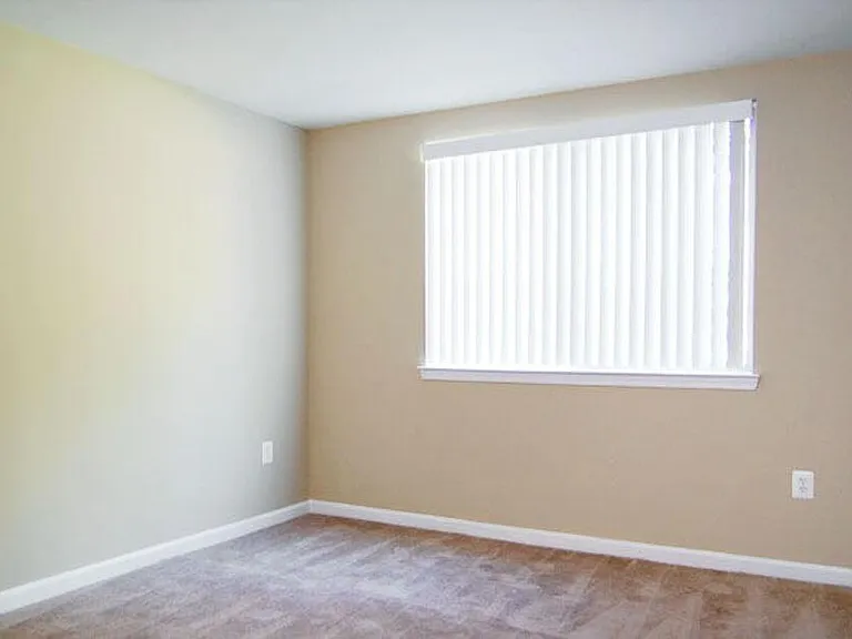 7 McCausland Pl — Photo 7