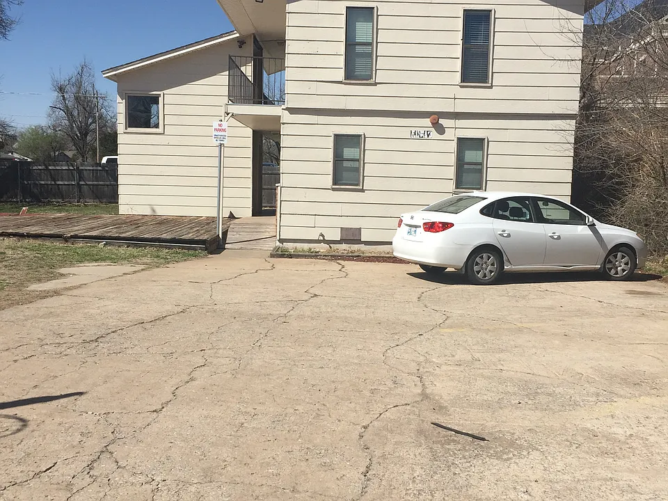217 E Ayers St #1