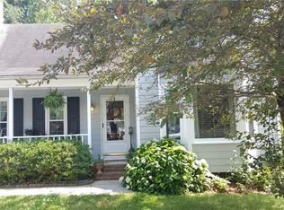 6 Planters Wood Trl, Greensboro, NC 27407
