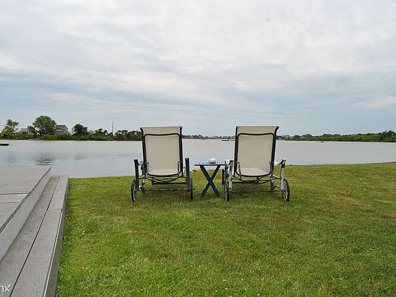 3. 691 U VIEW OF POND FR DECK