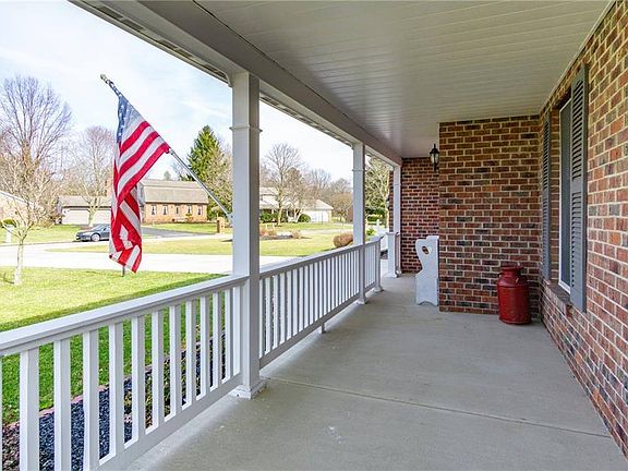 3rd image of 5640 Bonnell Dr