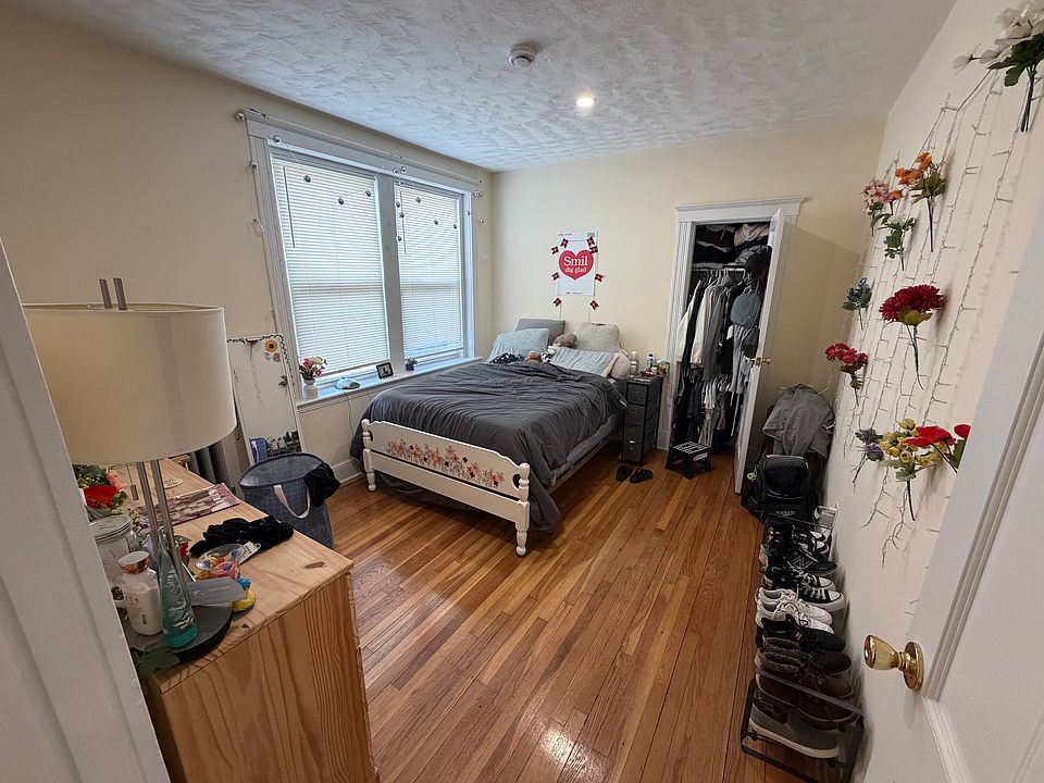 1st image of 17 Lothian Rd APT 402