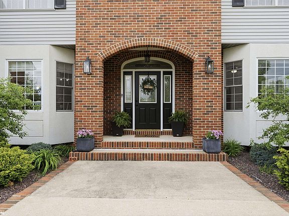3rd image of 3297 Country Club Ln