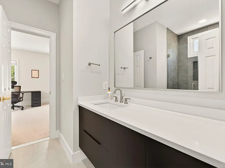 9860 Palace Green Way — Photo 41