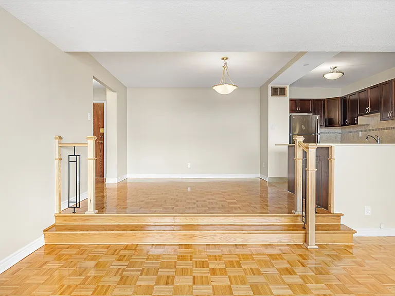 211 Wurtemburg St — Photo 36